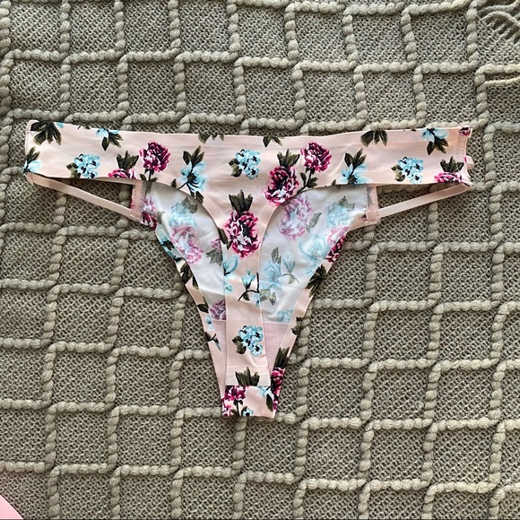 RESTOCK Seamless Laser Cut Thong - Picture 2 of 5